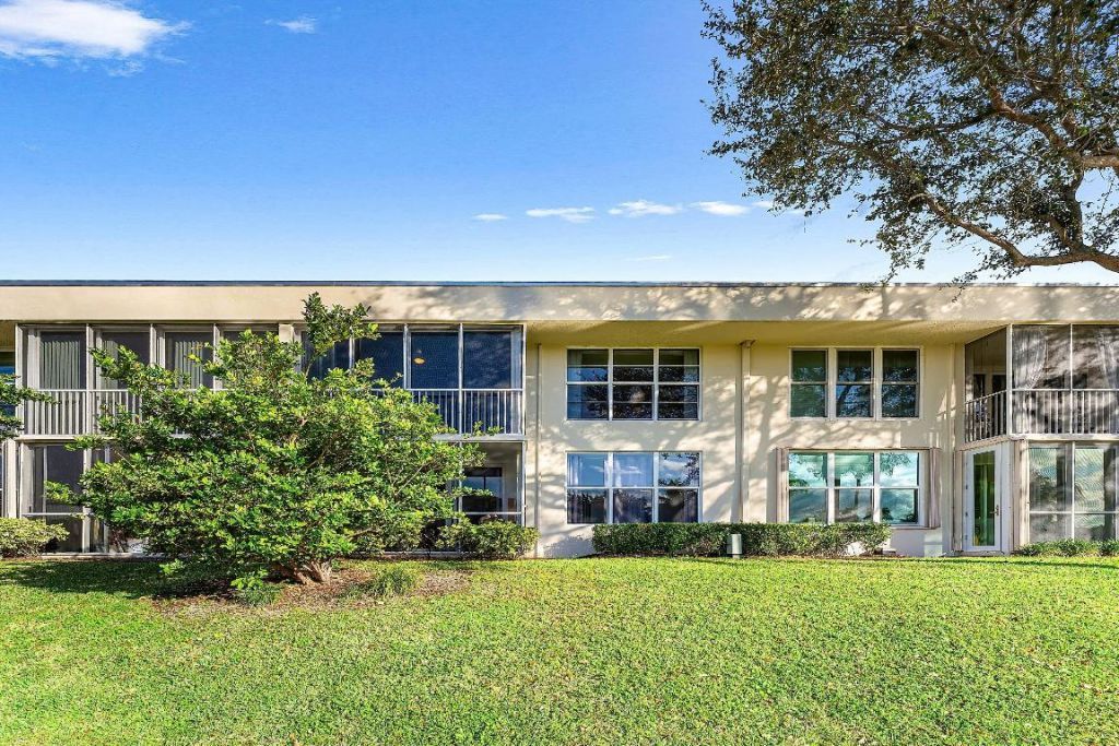 3125 NE 48th Court, Unit 220, Lighthouse Point, FL 33064 Photo