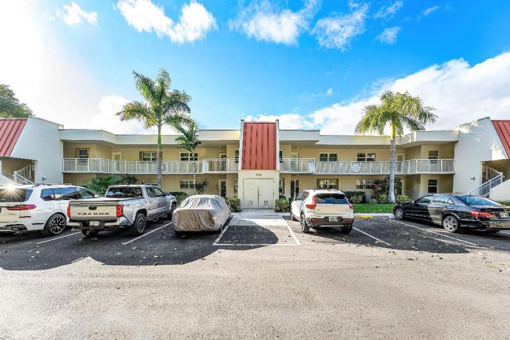 3125 NE 48th Court, Unit 220, Lighthouse Point, FL 33064 Photo