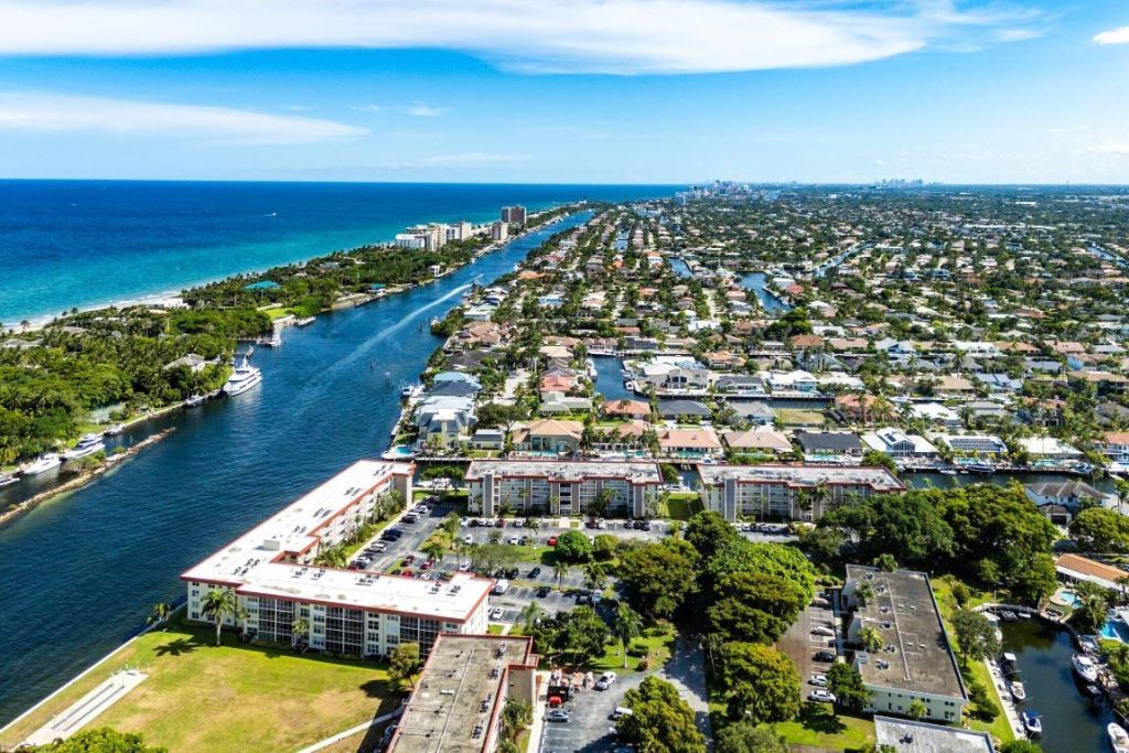 3125 NE 48th Court, Unit 220, Lighthouse Point, FL 33064 Photo