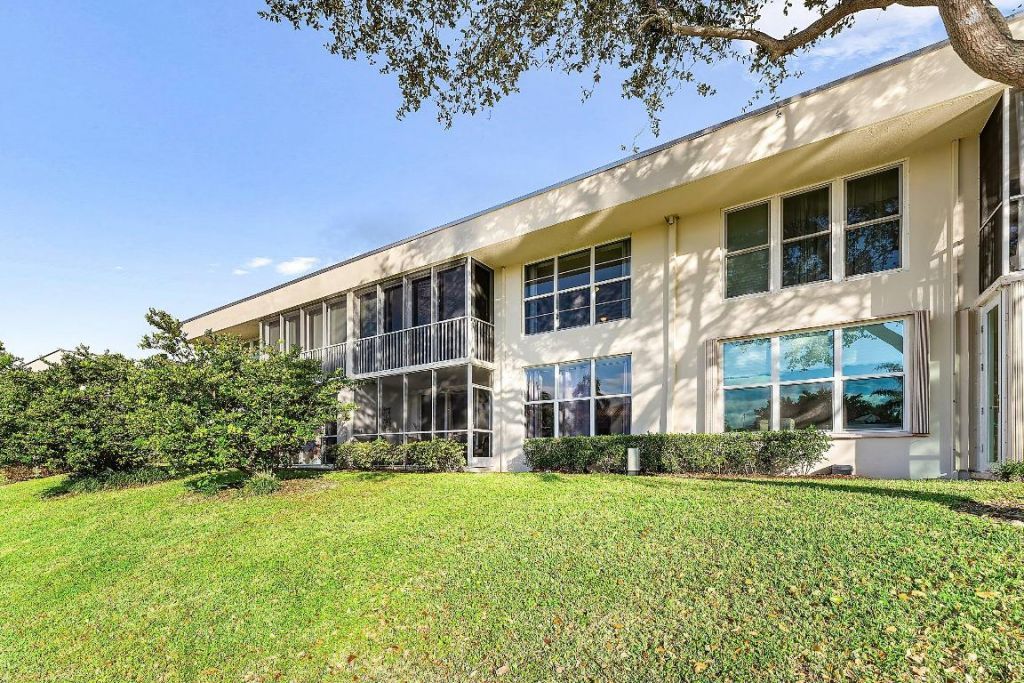 3125 NE 48th Court, Unit 220, Lighthouse Point, FL 33064 Photo