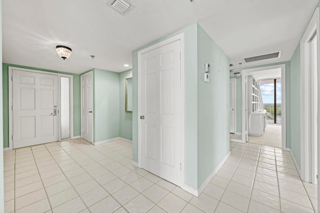 100 Beach Road, Unit 801, Tequesta, FL 33469 Photo