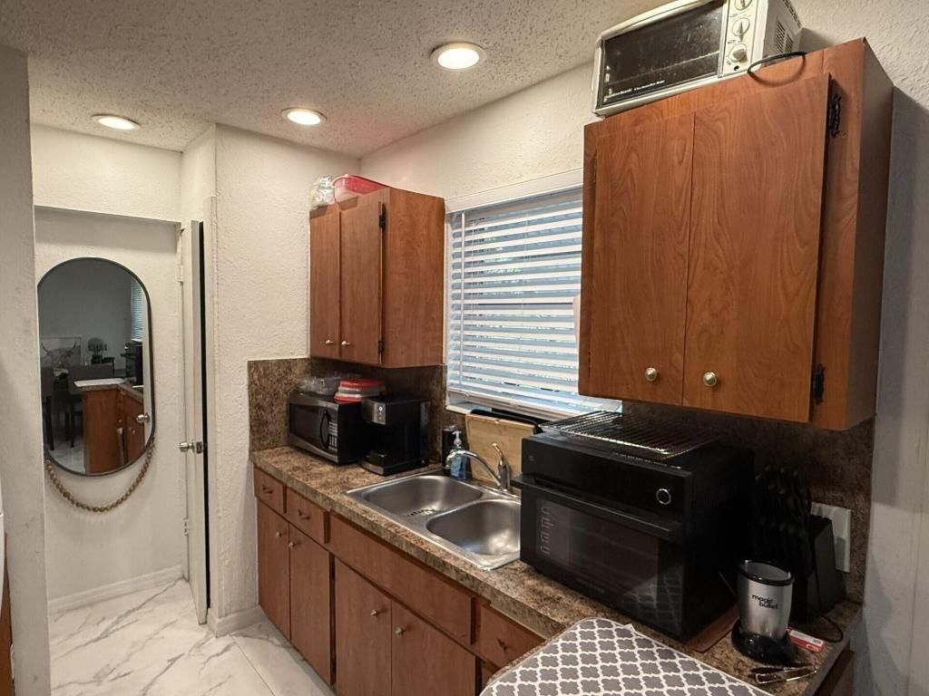 2641 Polk Street, Unit 11, Hollywood, FL 33020 Photo