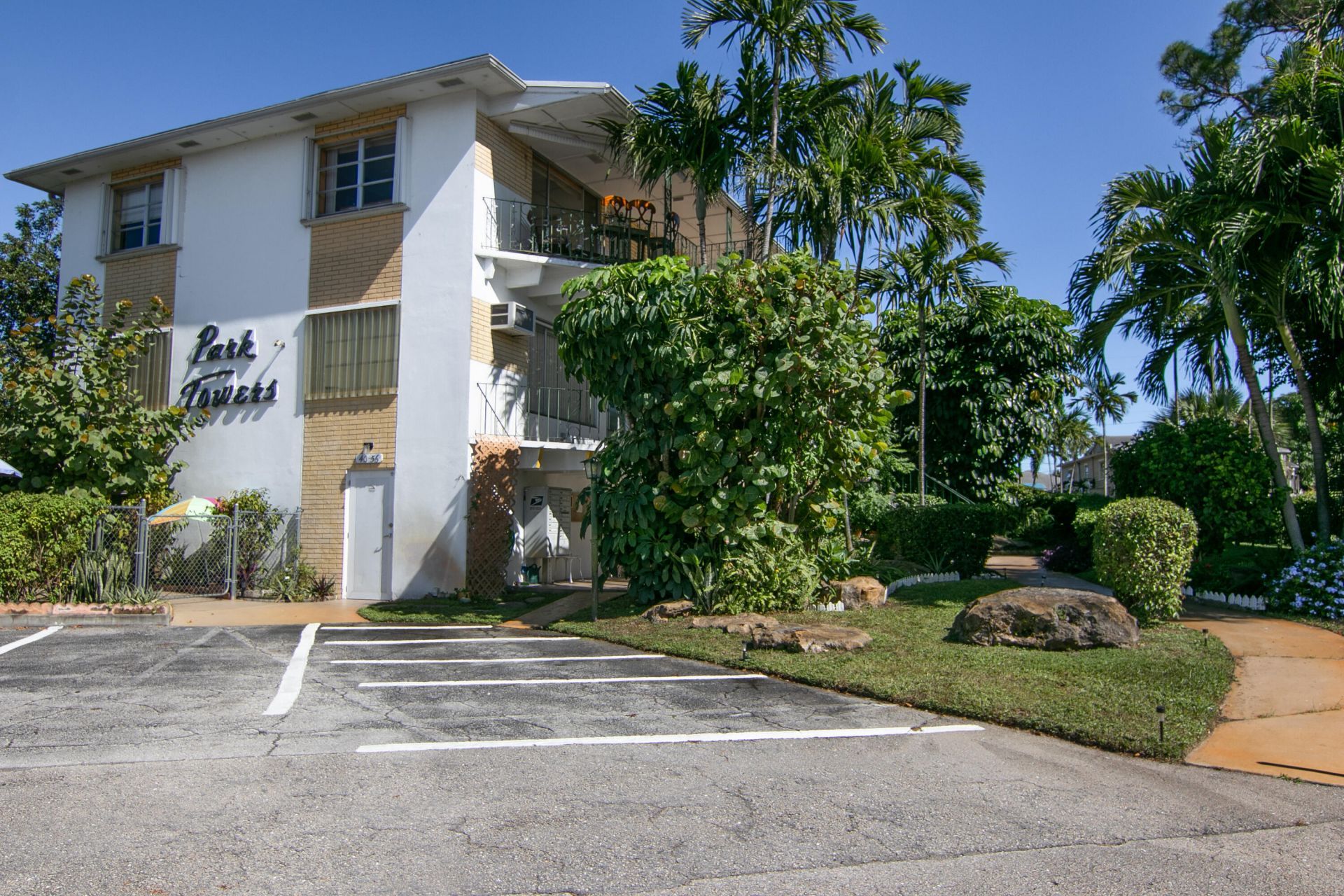 4056 Lake Osborne Drive, Unit 15, Lake Worth Beach, FL 33461 Photo