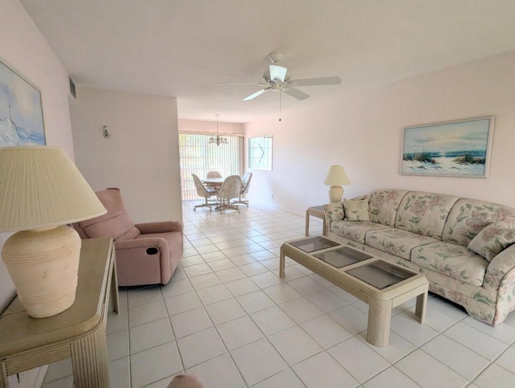 2 Golfs Edge, Unit D, West Palm Beach, FL 33417 Photo