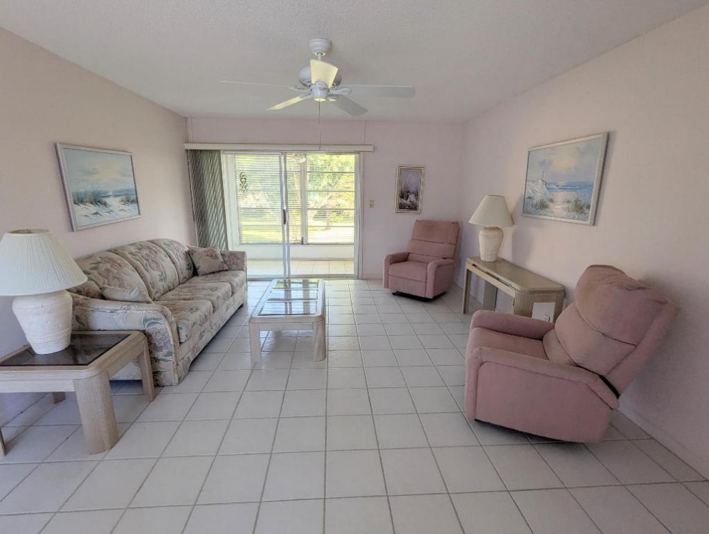 2 Golfs Edge, Unit D, West Palm Beach, FL 33417 Photo