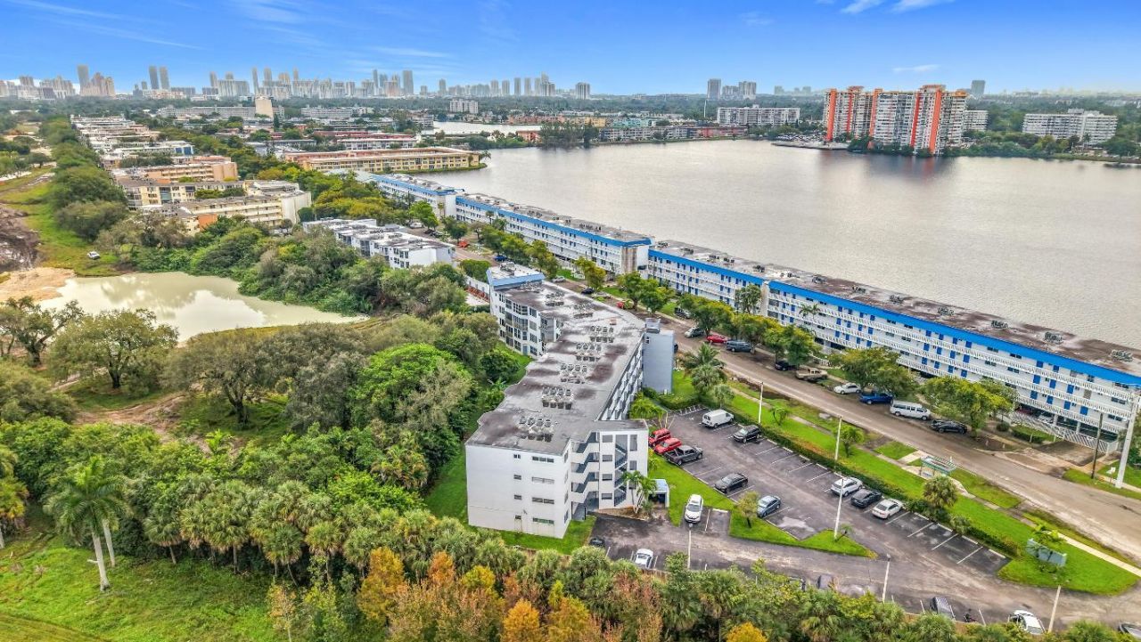 1101 NE 191st Street, Unit H213, Miami, FL 33179 Photo