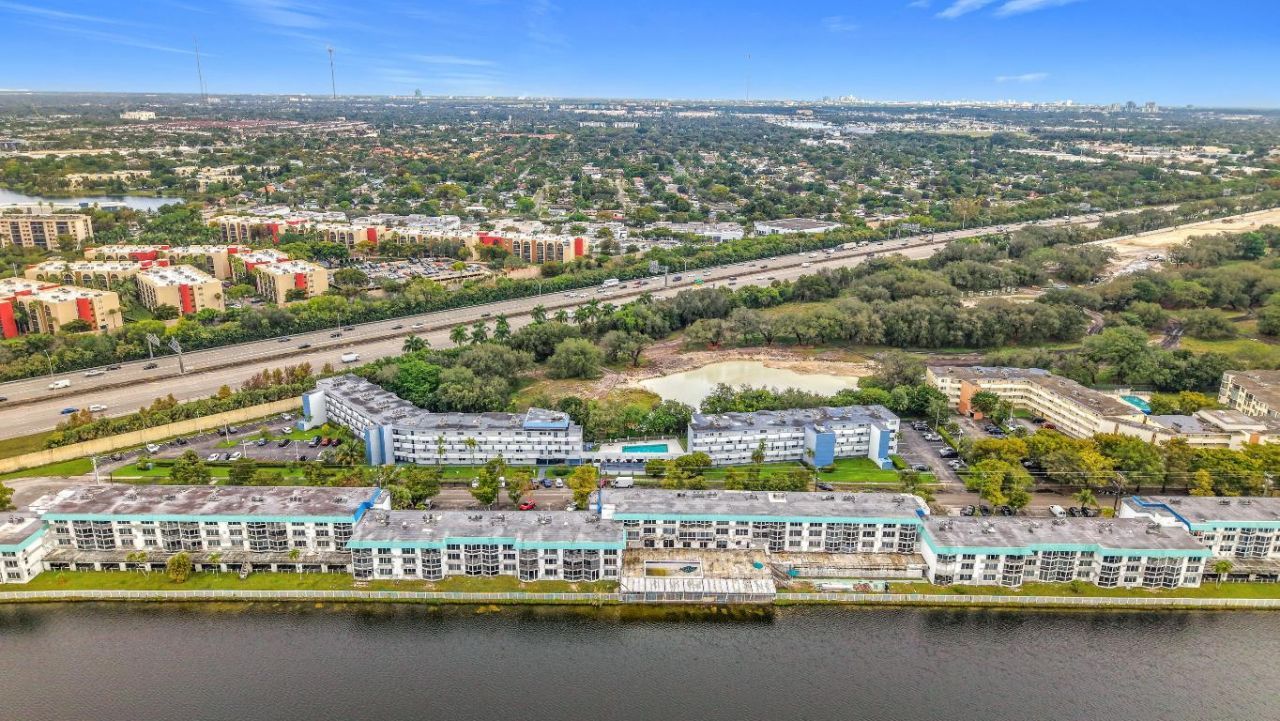 1101 NE 191st Street, Unit H213, Miami, FL 33179 Photo
