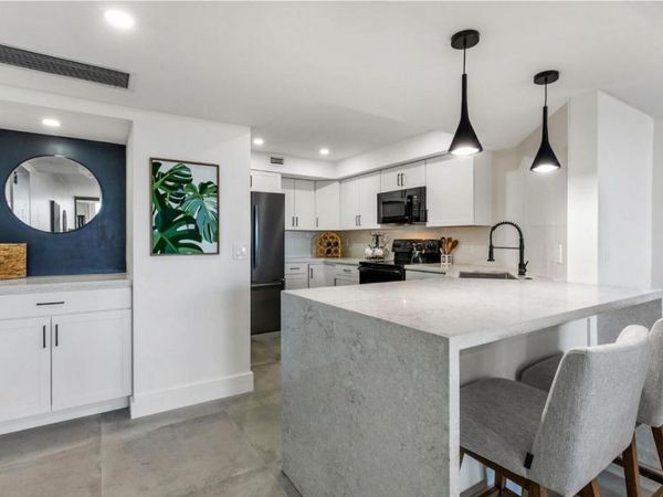 2425 Presidential Way, Unit 1101, West Palm Beach, FL 33401