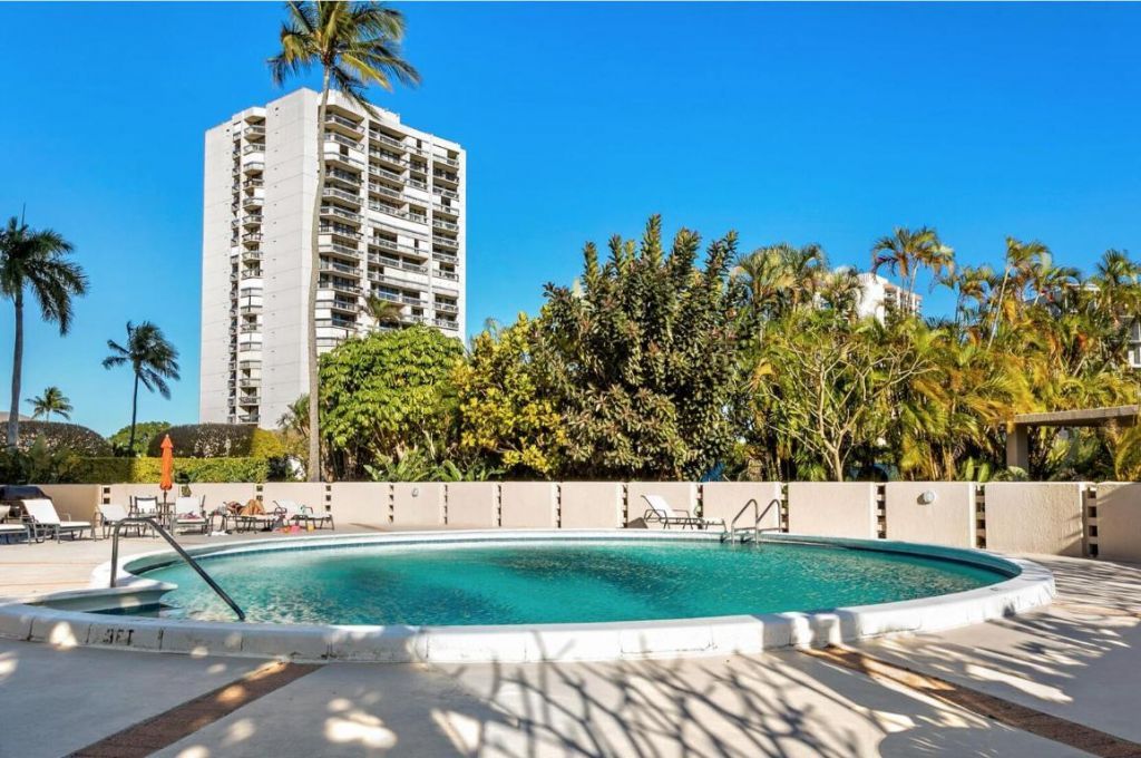 2425 Presidential Way, Unit 1101, West Palm Beach, FL 33401 Photo