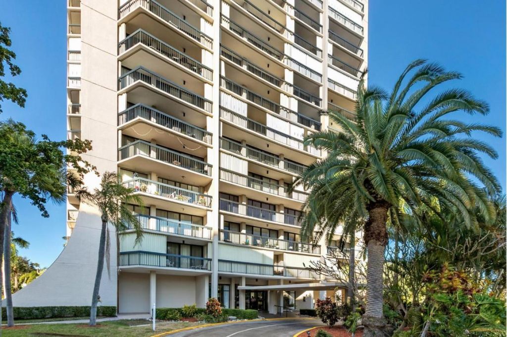 2425 Presidential Way, Unit 1101, West Palm Beach, FL 33401 Photo