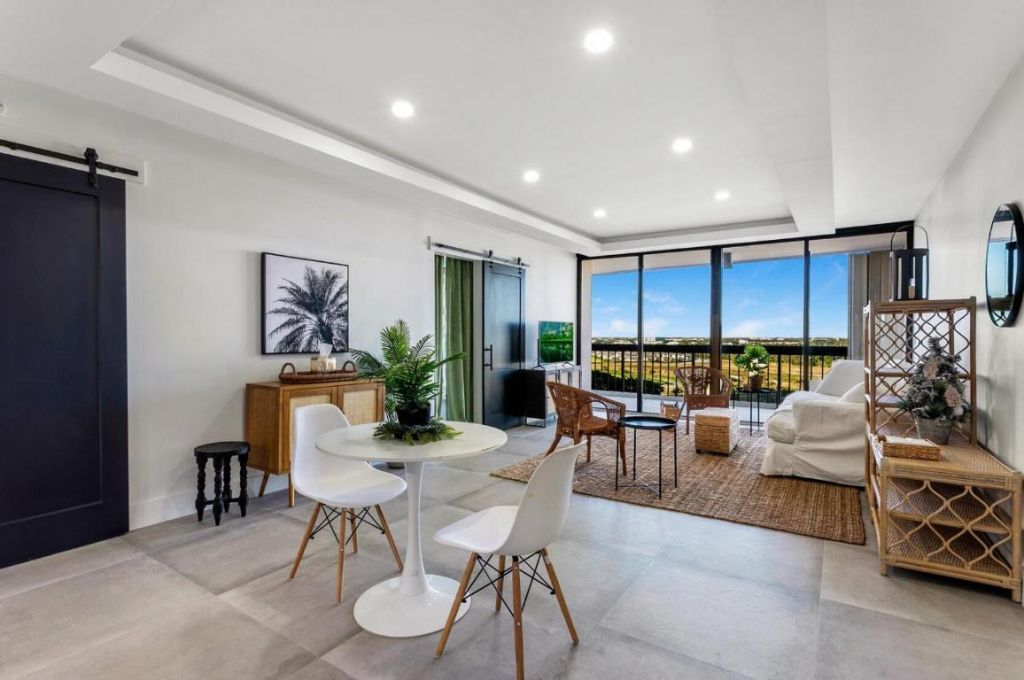 2425 Presidential Way, Unit 1101, West Palm Beach, FL 33401 Photo