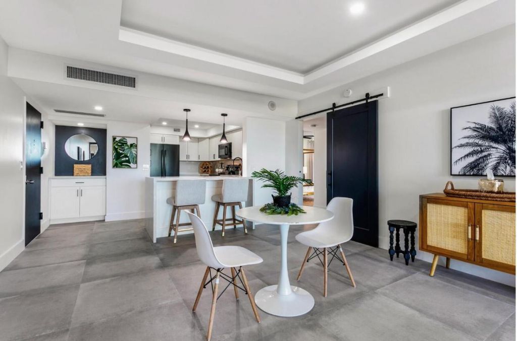 2425 Presidential Way, Unit 1101, West Palm Beach, FL 33401 Photo