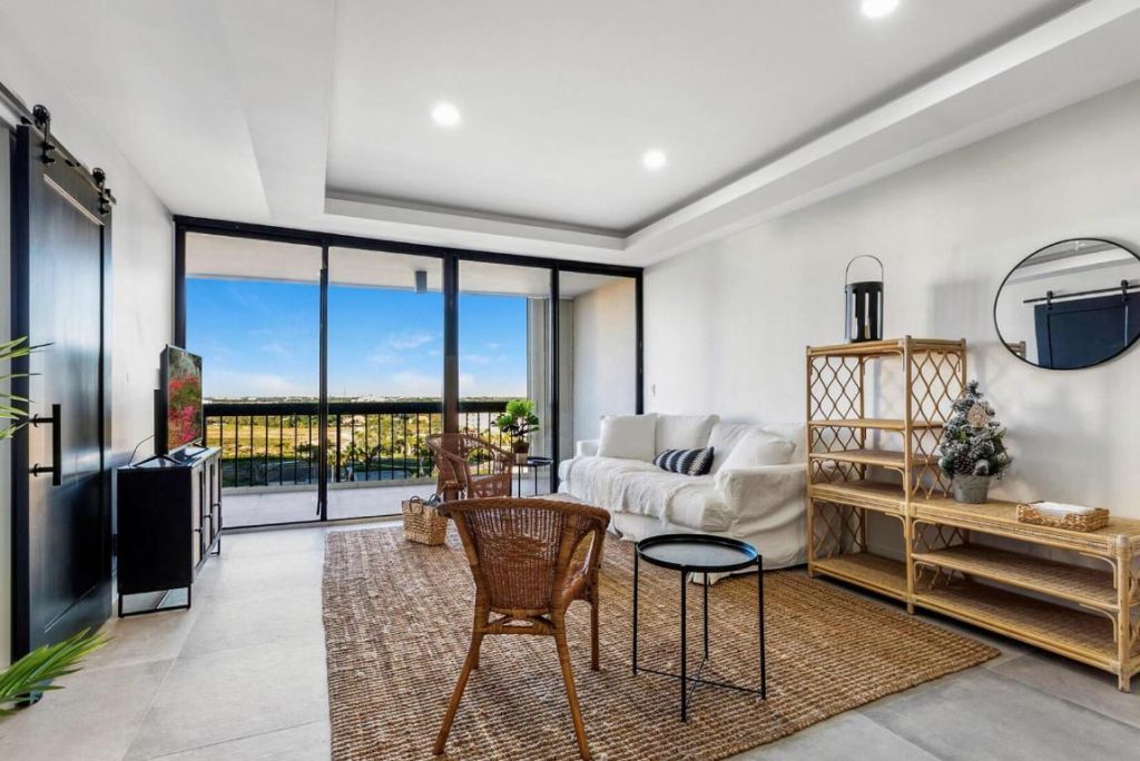 2425 Presidential Way, Unit 1101, West Palm Beach, FL 33401 Photo