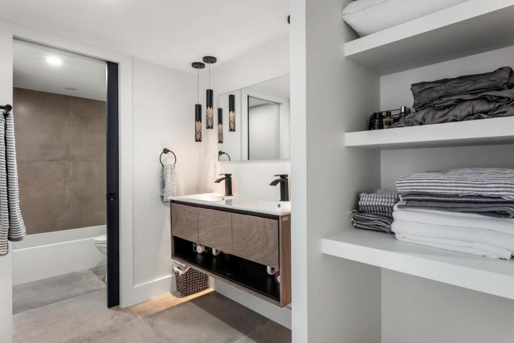 2425 Presidential Way, Unit 1101, West Palm Beach, FL 33401 Photo