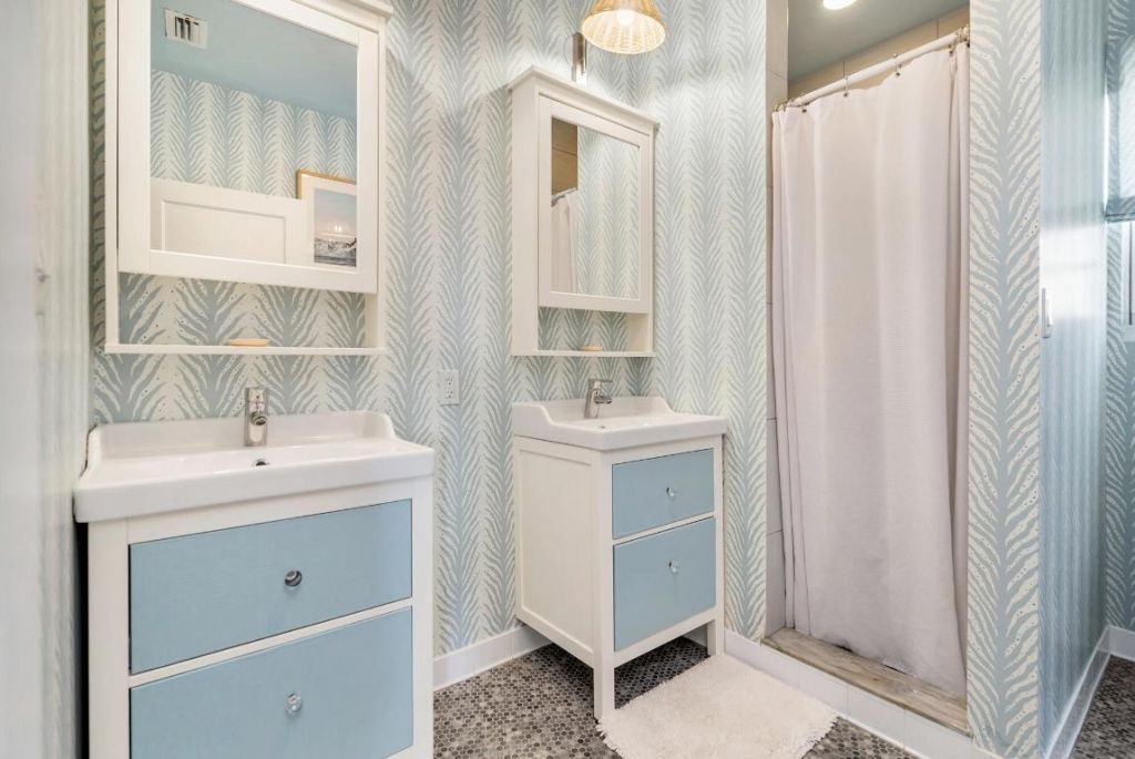 3213 Vincent Road, West Palm Beach, FL 33405 Photo