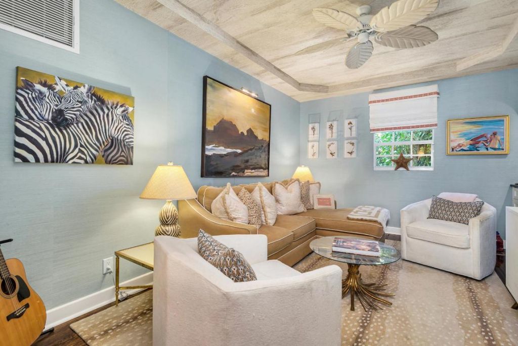 3213 Vincent Road, West Palm Beach, FL 33405 Photo