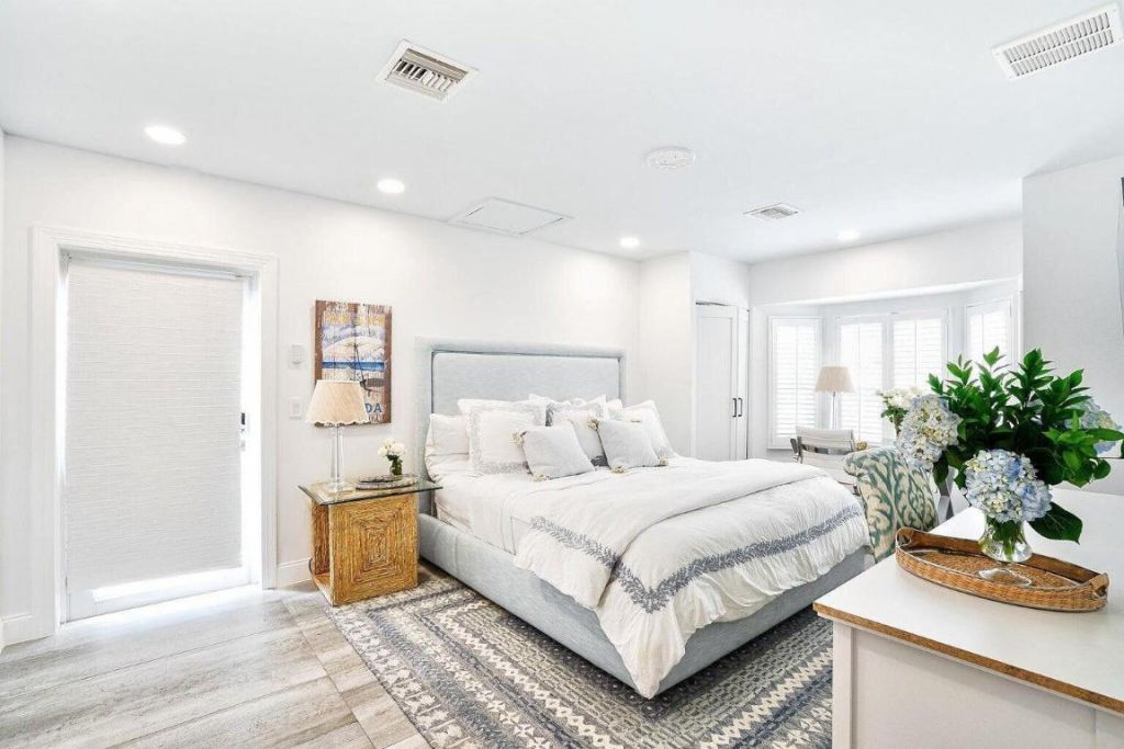 246 Elwa Place, West Palm Beach, FL 33405 Photo