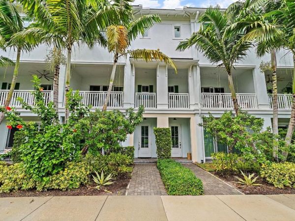 7085 Edison Place, Palm Beach Gardens, FL 33418