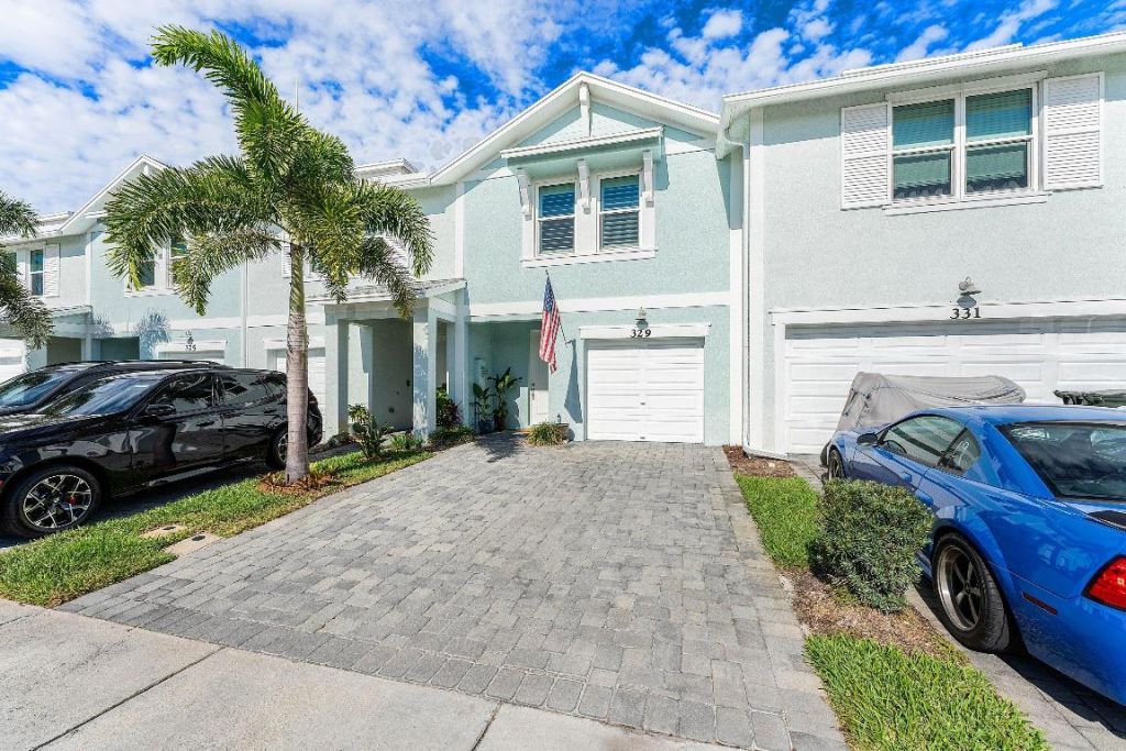 329 SE Halifax Lane, Stuart, FL 34994 Photo