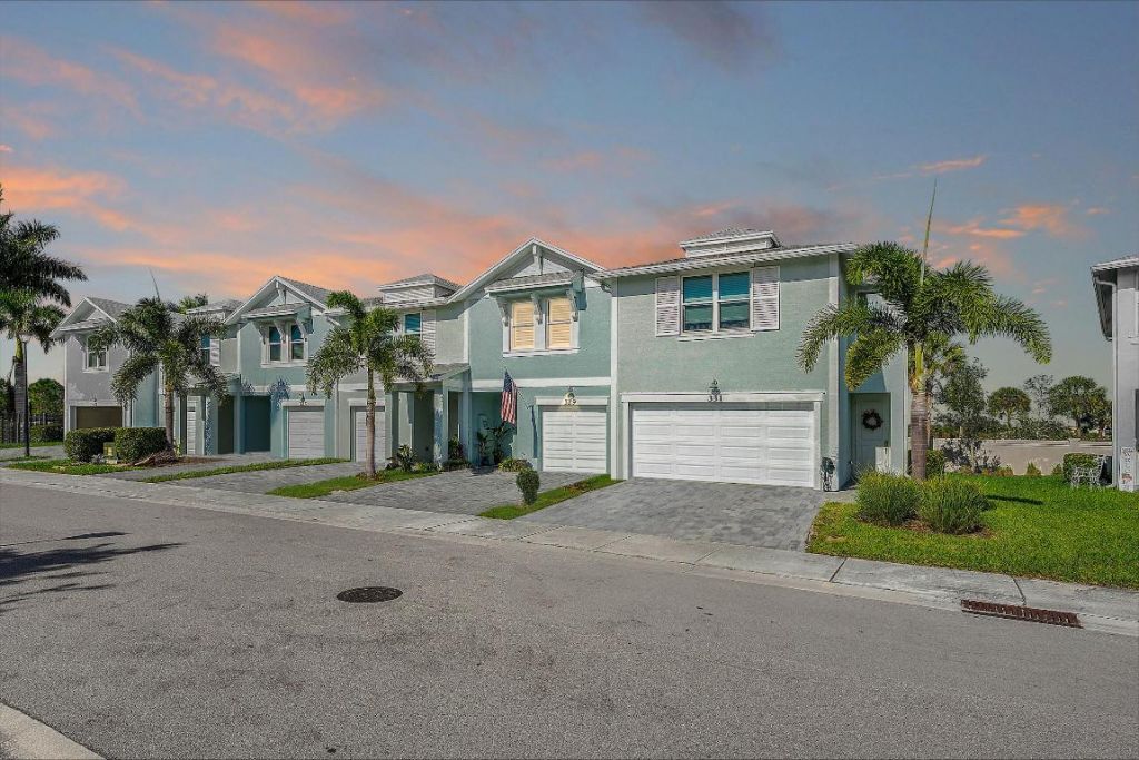 329 SE Halifax Lane, Stuart, FL 34994 Photo