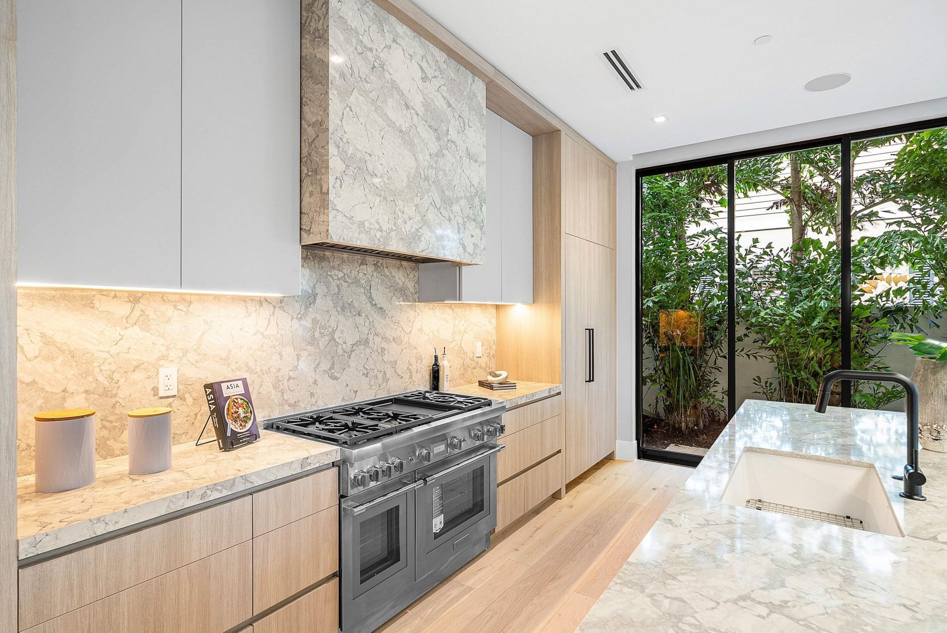 810 Andrews Avenue, Delray Beach, FL 33483 Photo