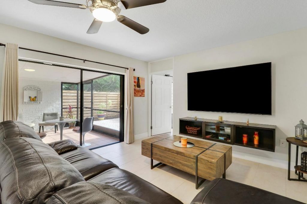 1114 11th Terrace, Palm Beach Gardens, FL 33418 Photo