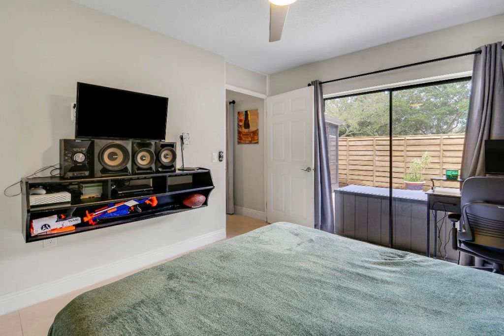 1114 11th Terrace, Palm Beach Gardens, FL 33418 Photo