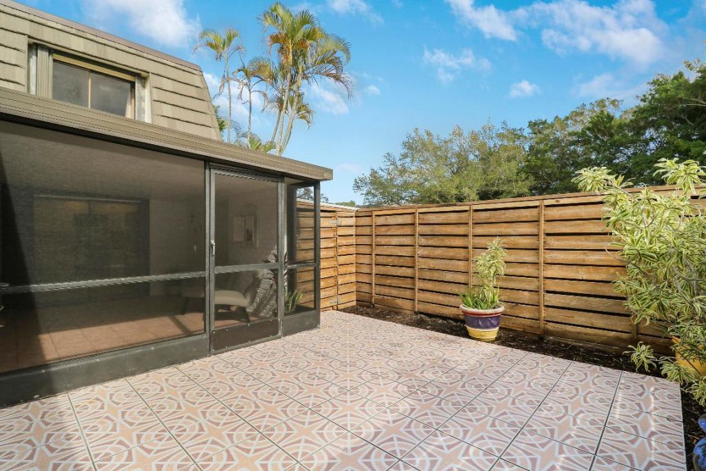 1114 11th Terrace, Palm Beach Gardens, FL 33418 Photo