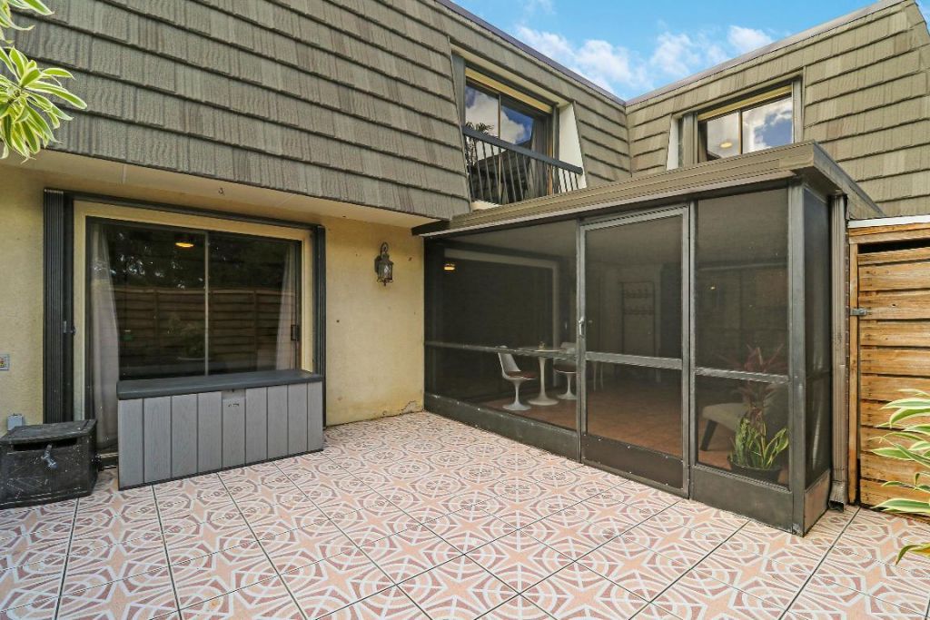 1114 11th Terrace, Palm Beach Gardens, FL 33418 Photo