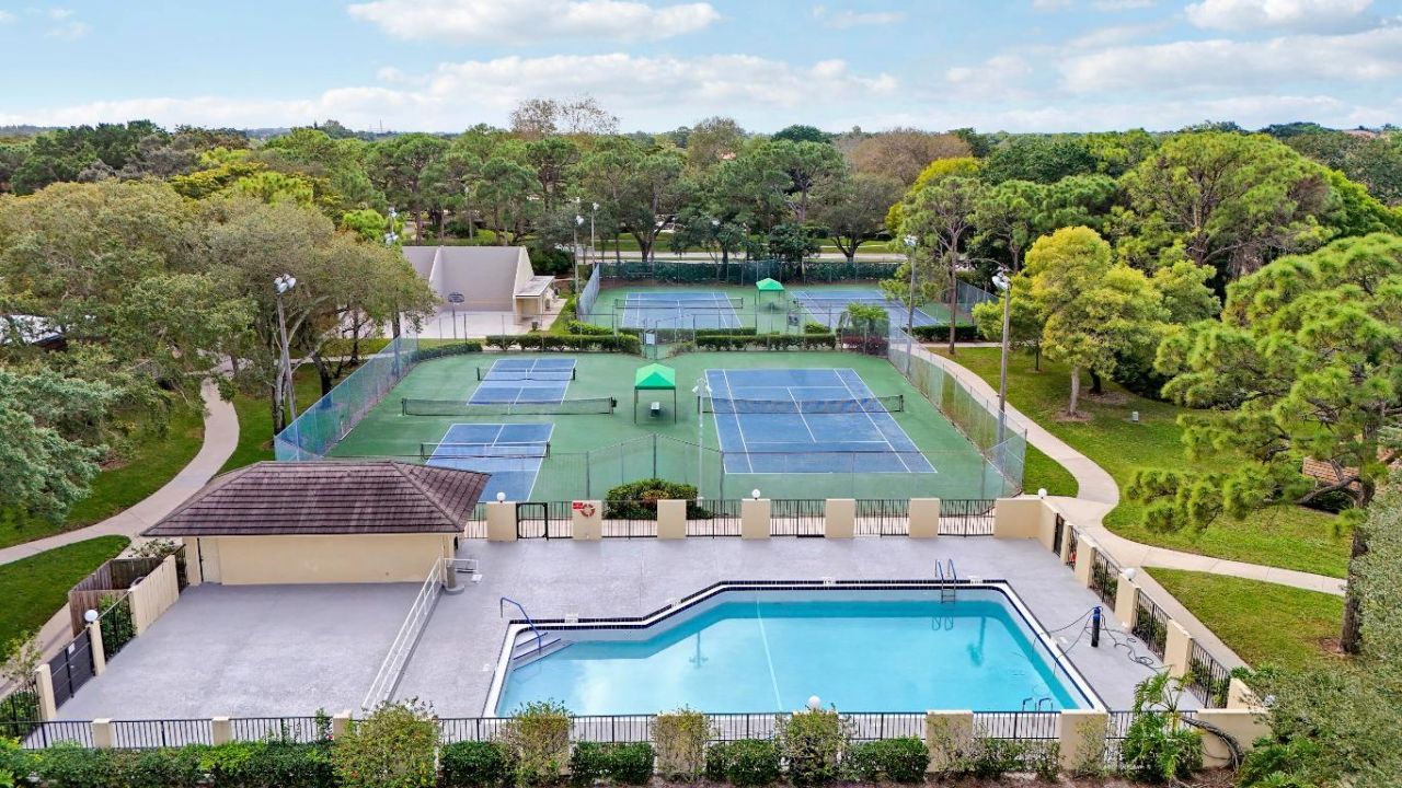 1114 11th Terrace, Palm Beach Gardens, FL 33418 Photo