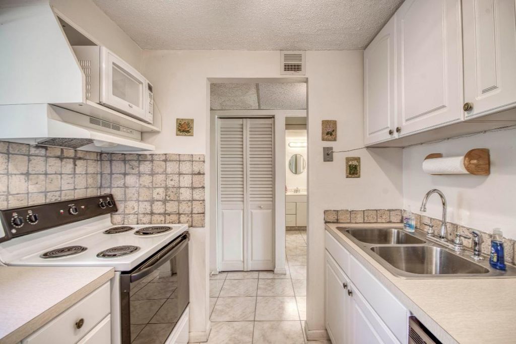 830 SW 9th Street Circle, Unit 104, Boca Raton, FL 33486 Photo