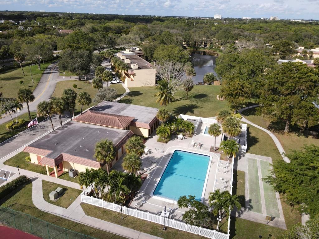 830 SW 9th Street Circle, Unit 104, Boca Raton, FL 33486 Photo