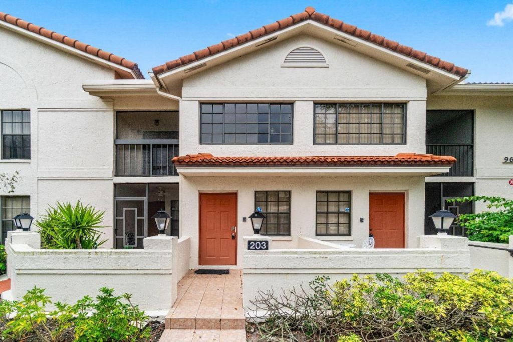 9632 Sills Drive E, Unit 203, Boynton Beach, FL 33437 Main Photo