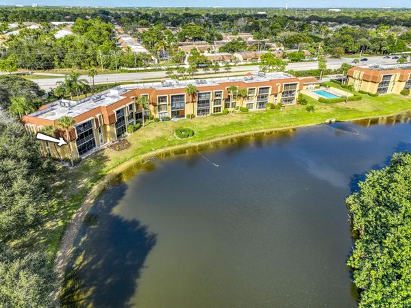 5250 Woodland Lakes Drive, Unit 226, Palm Beach Gardens, FL 33418