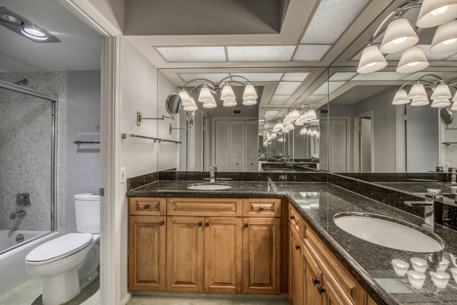 5250 Woodland Lakes Drive, Unit 226, Palm Beach Gardens, FL 33418 Photo