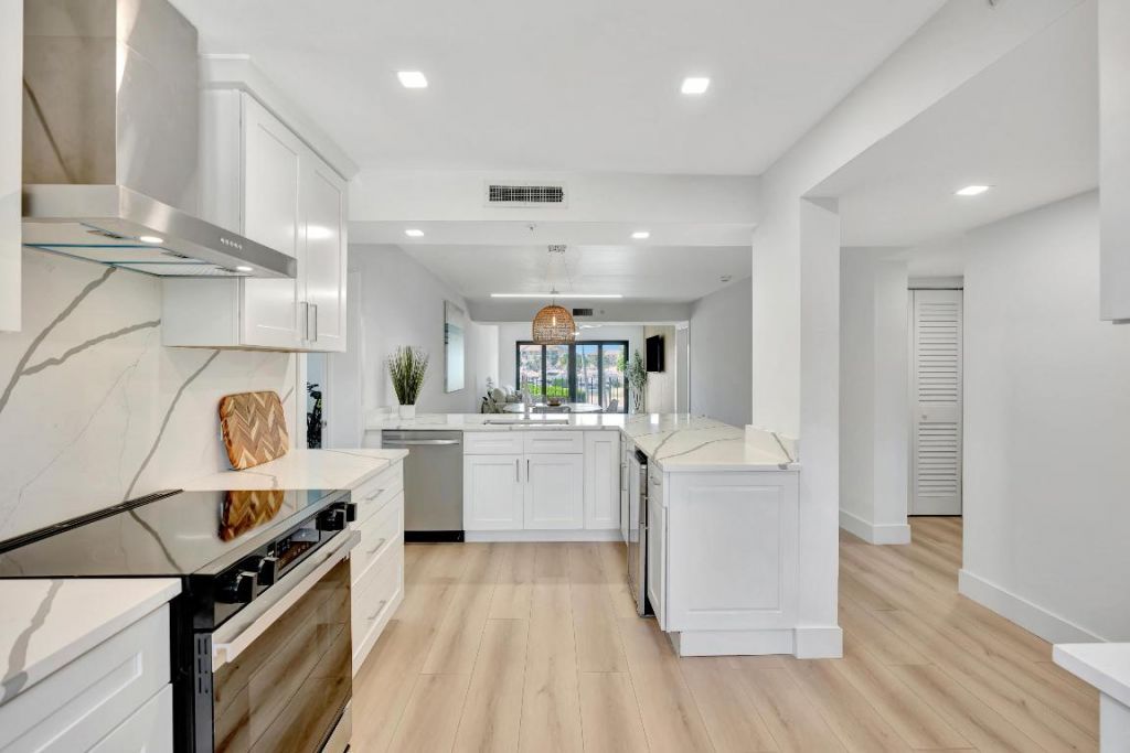 501 Seafarer Circle, Unit 204, Jupiter, FL 33477 Photo