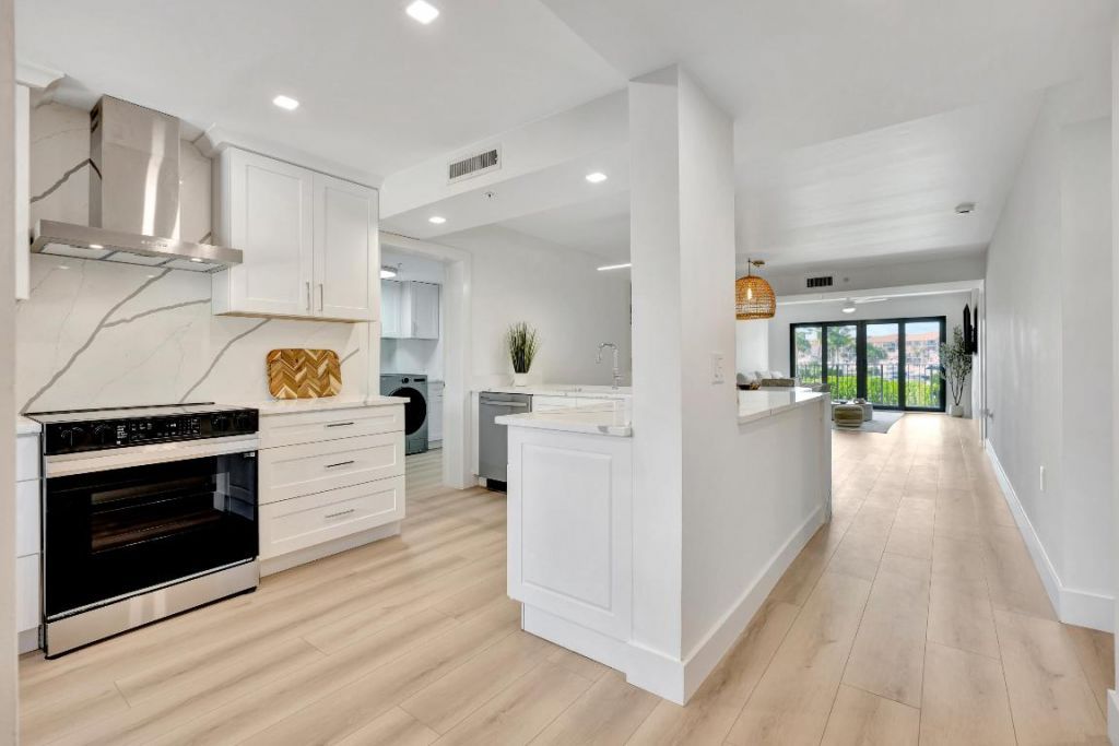 501 Seafarer Circle, Unit 204, Jupiter, FL 33477 Photo