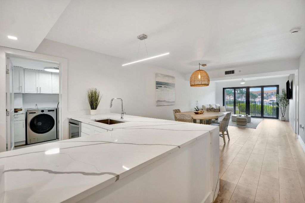 501 Seafarer Circle, Unit 204, Jupiter, FL 33477 Photo