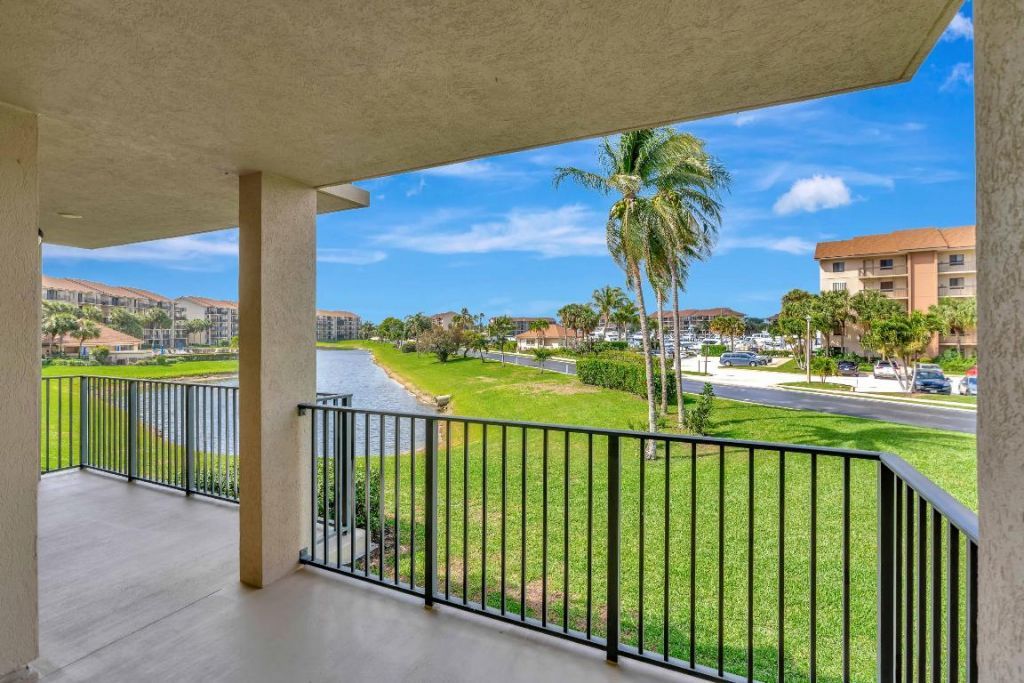 501 Seafarer Circle, Unit 204, Jupiter, FL 33477 Photo