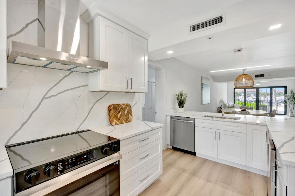 501 Seafarer Circle, Unit 204, Jupiter, FL 33477 Photo