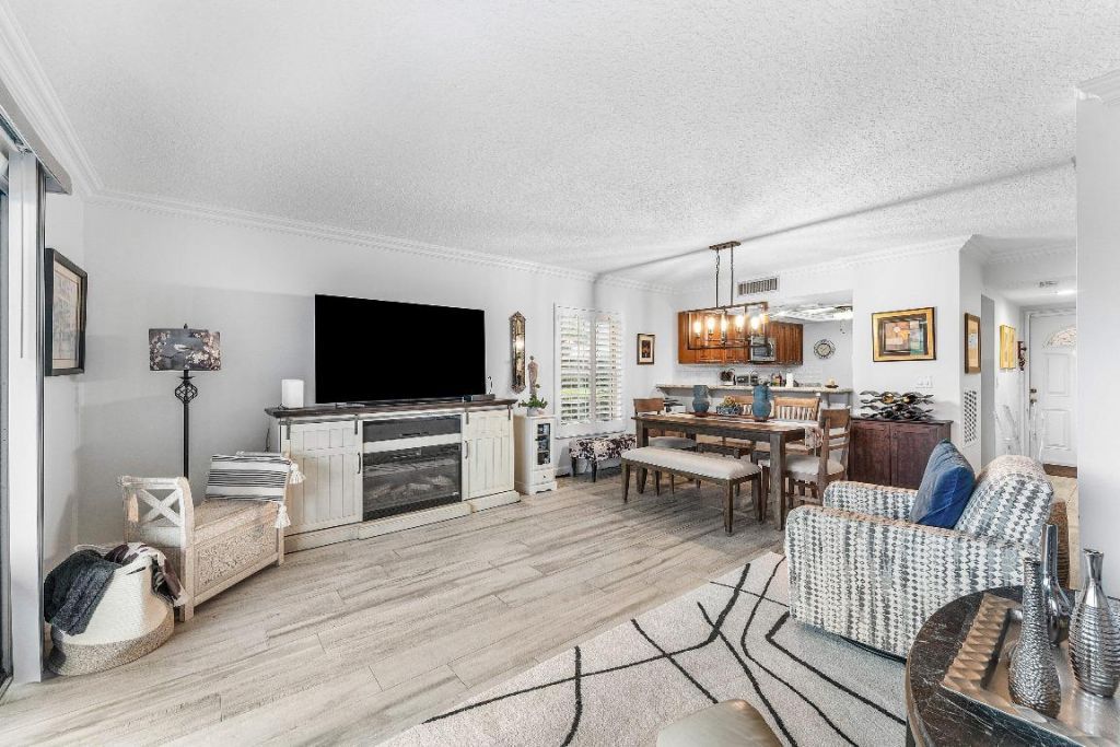 9179 SE Riverfront Terrace, Unit F, Jupiter, FL 33469 Photo