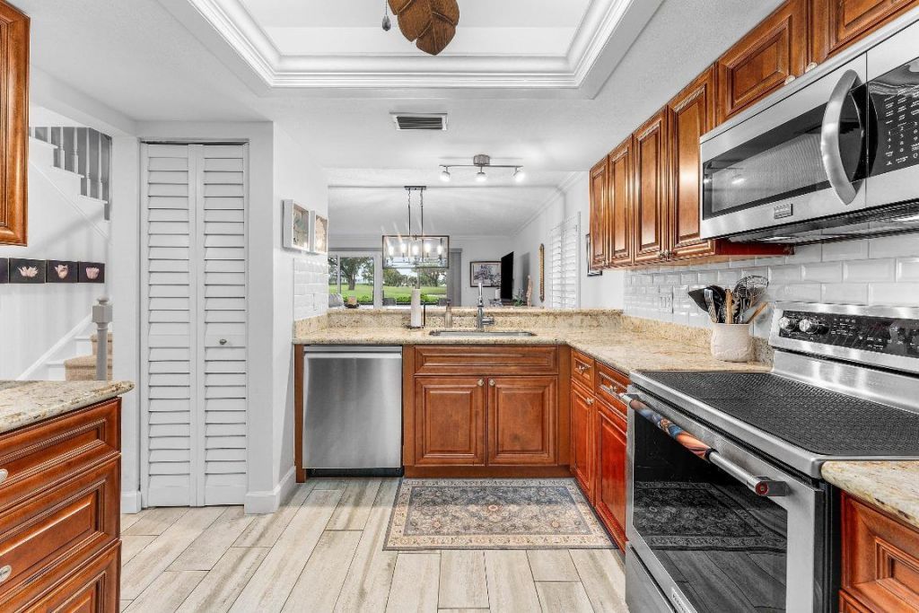 9179 SE Riverfront Terrace, Unit F, Jupiter, FL 33469 Photo