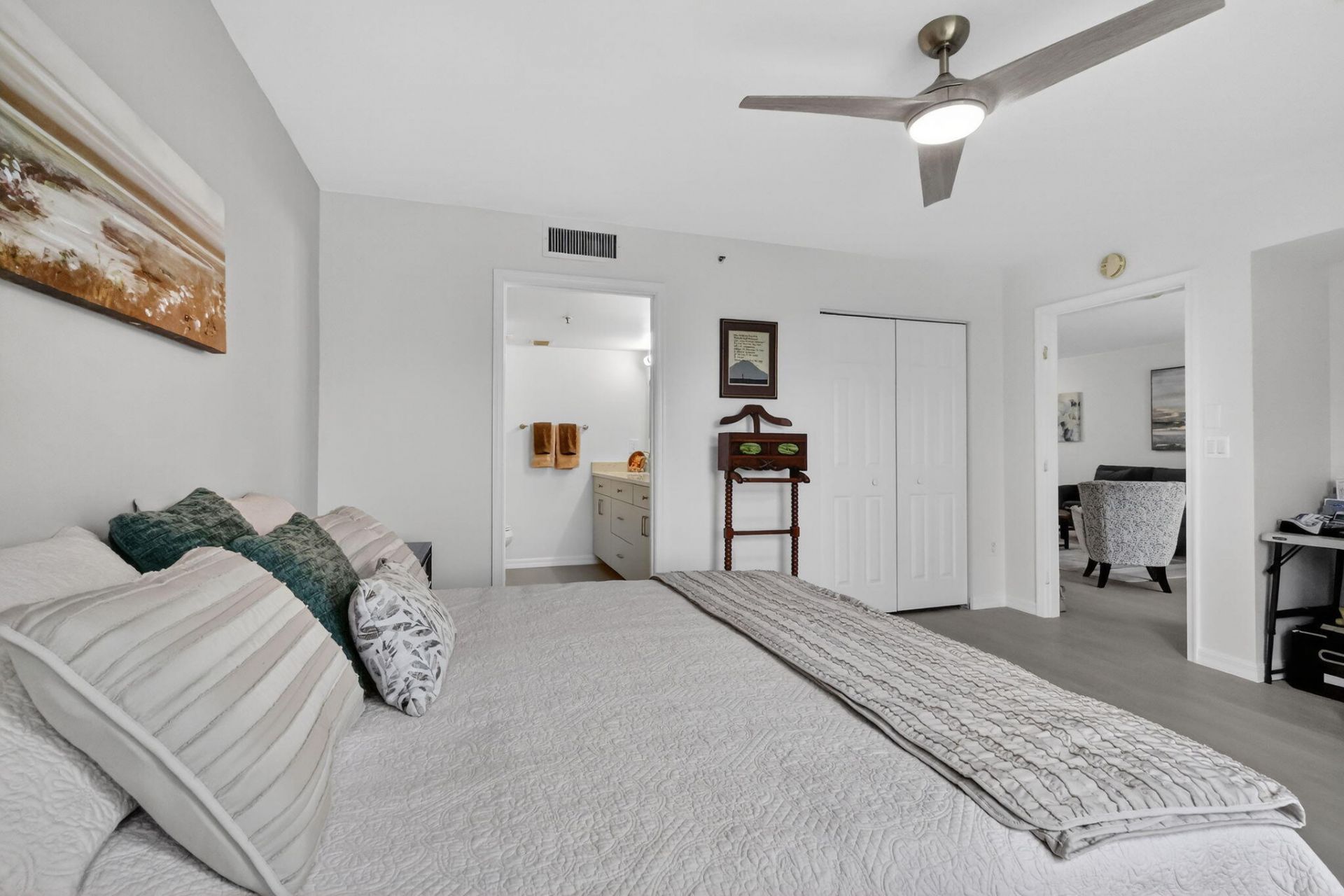 12547 Imperial Isle Drive, Unit 204, Boynton Beach, FL 33437 Photo