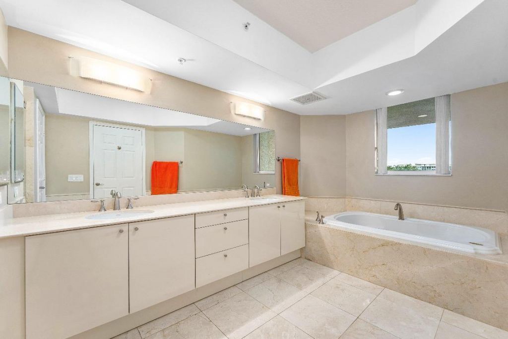 411 N New River Drive, Unit 401, Fort Lauderdale, FL 33301 Photo