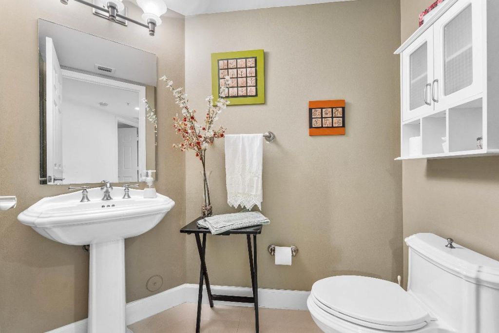 411 N New River Drive, Unit 401, Fort Lauderdale, FL 33301 Photo