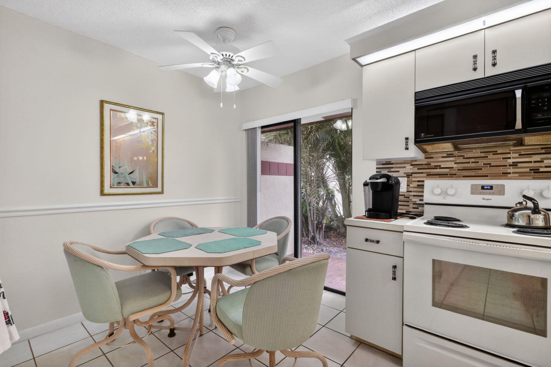 10215 N Circle Lake Drive, Unit 101, Boynton Beach, FL 33437 Photo