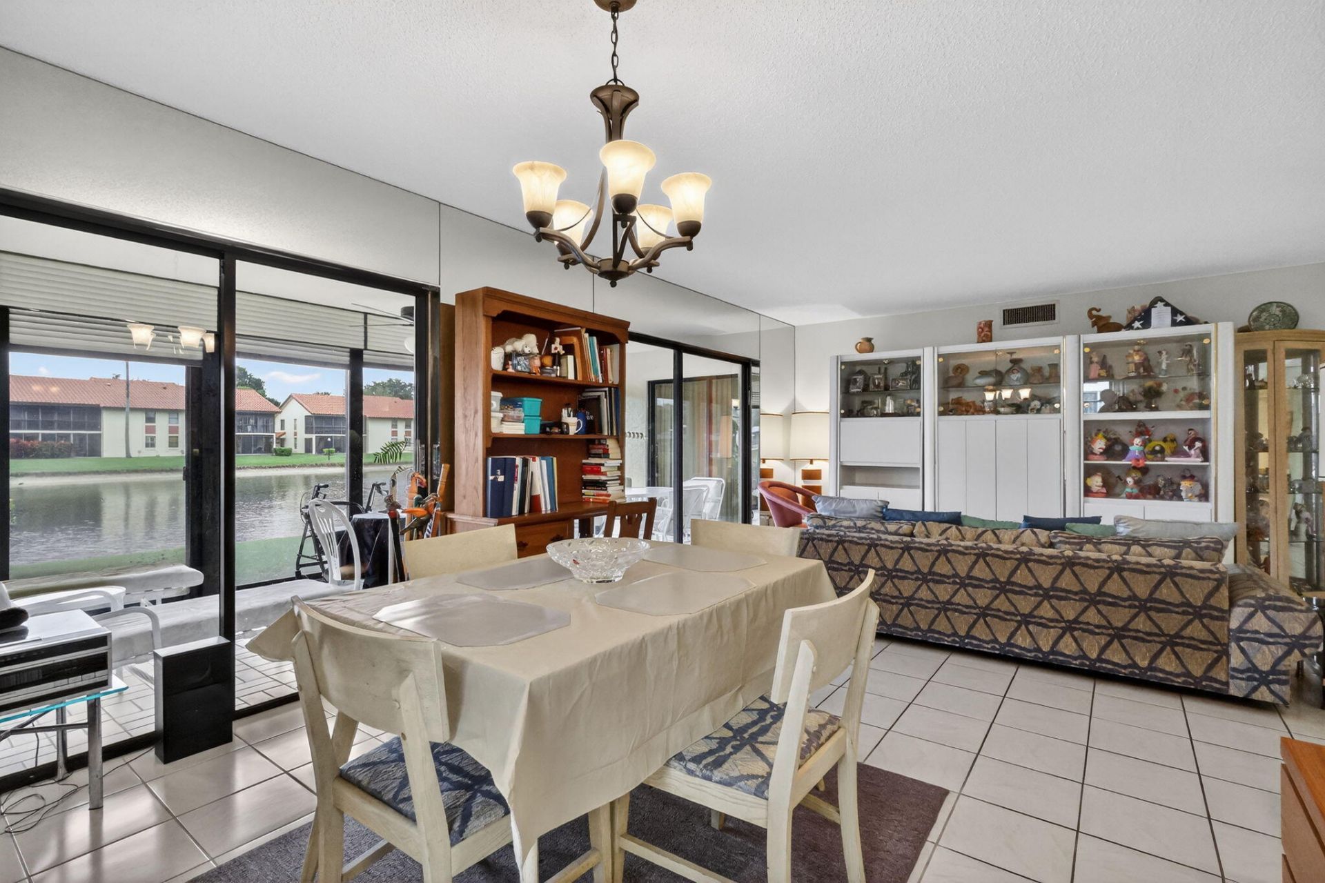 10215 N Circle Lake Drive, Unit 101, Boynton Beach, FL 33437 Photo