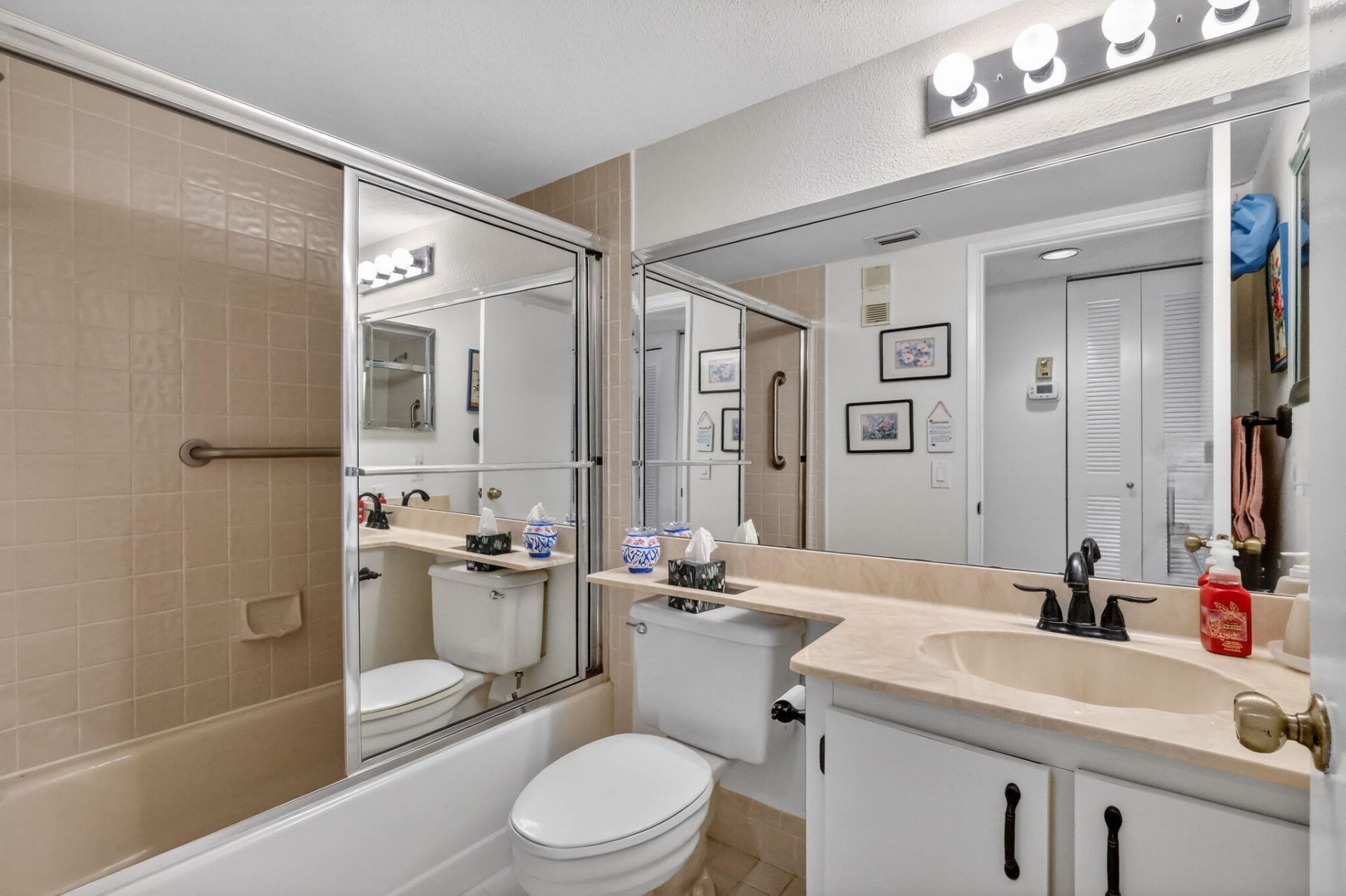 10215 N Circle Lake Drive, Unit 101, Boynton Beach, FL 33437 Photo