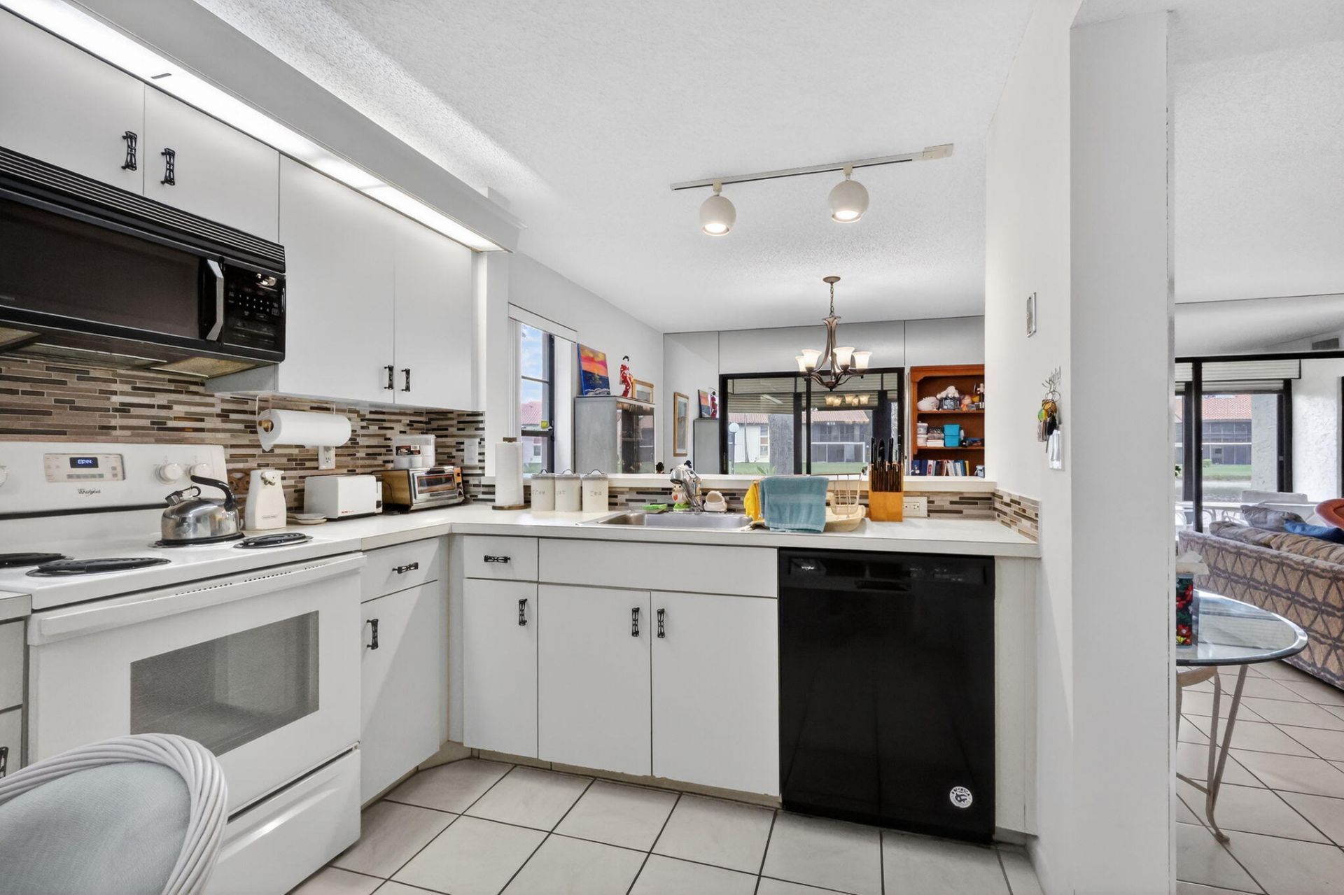 10215 N Circle Lake Drive, Unit 101, Boynton Beach, FL 33437 Photo