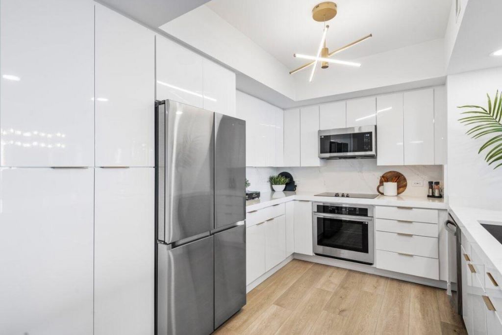 2640 Lake Shore Drive, Unit 1410, Riviera Beach, FL 33404 Photo